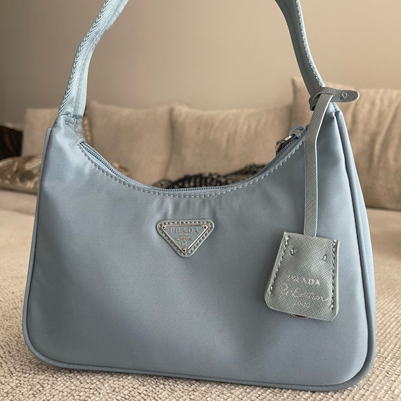 Authentic Prada Re-edition 2000 blue nylon mini bag - Picture 4 of 7